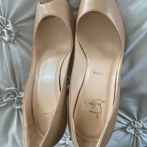 BRAND NEW NEVER WORN Tan  Peep Toe 100% Authentic Christian Louboutin